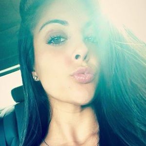 Meet your Posher, Courtney